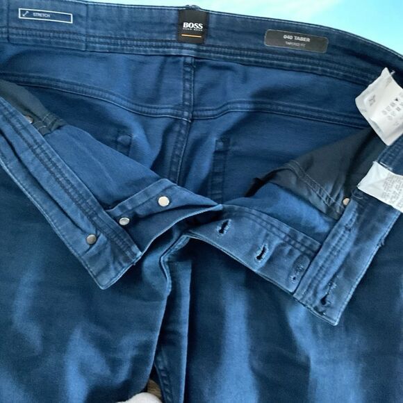Blue HugoBoss Jeans - Picture 5 of 9